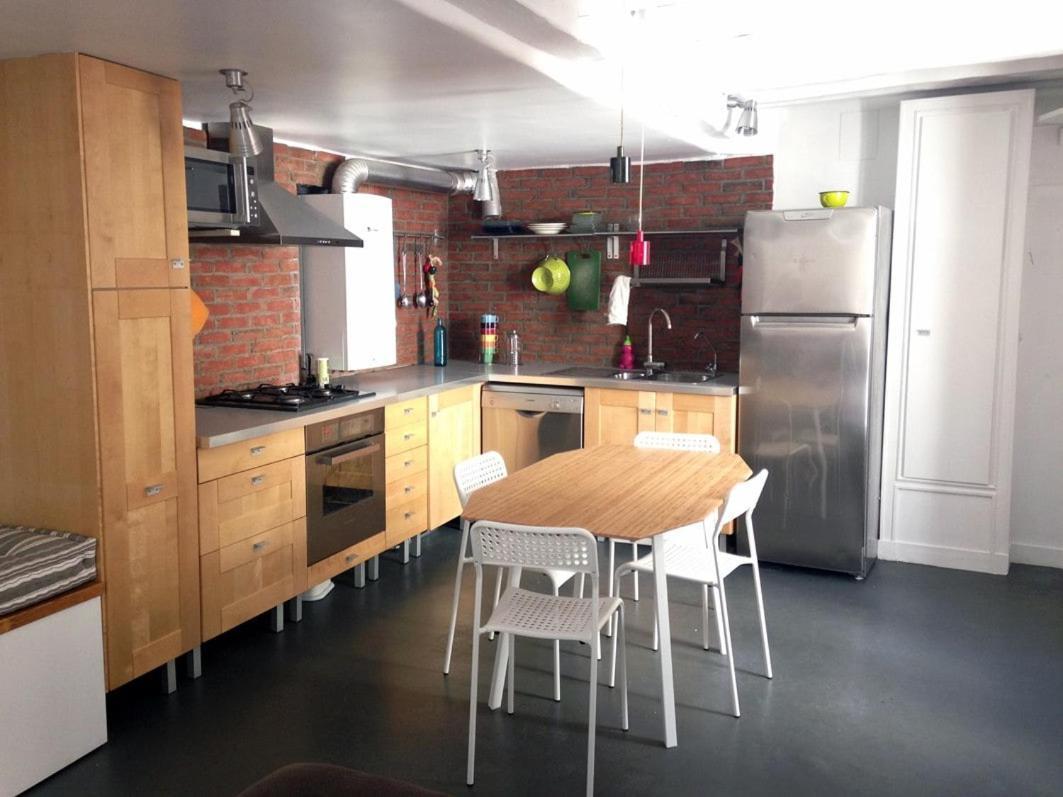 Charming 2-bedroom Duplex Bastille * Parijs